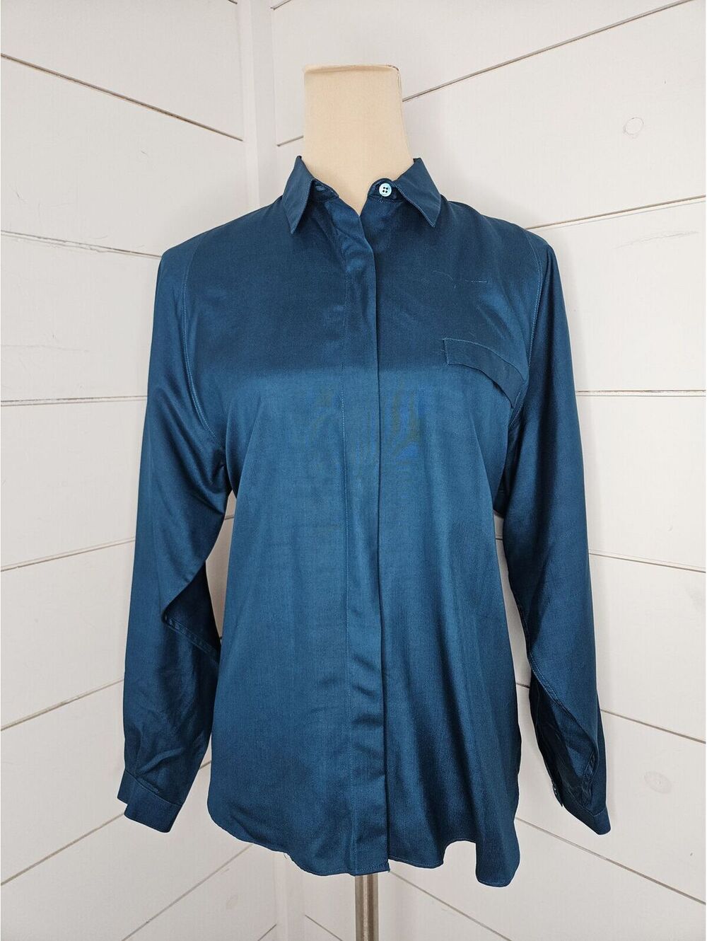 Vintage Courtney Rhodes size 10 blue button up blouse. 100% fuji silk